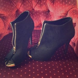 Open toe black booties